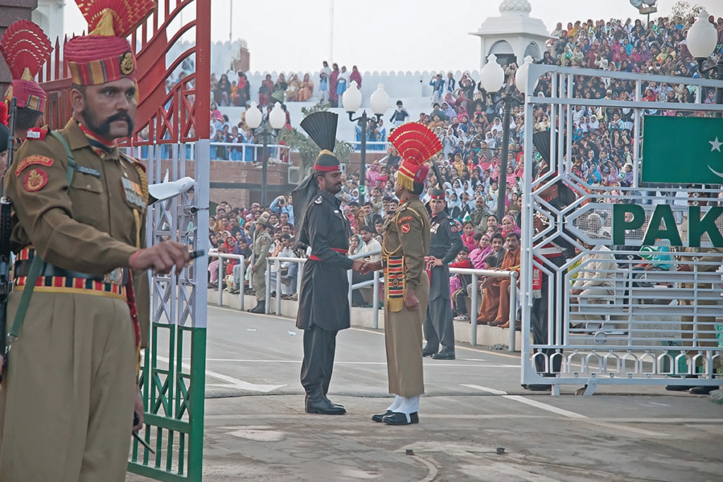 Who is Ravindra Parmar of Datia who fired 130 shells at Pakistan