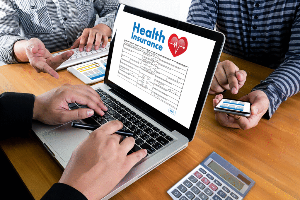 Why Online Health Insurance is a Smarter Choice for Your Parents’ Wellbeing