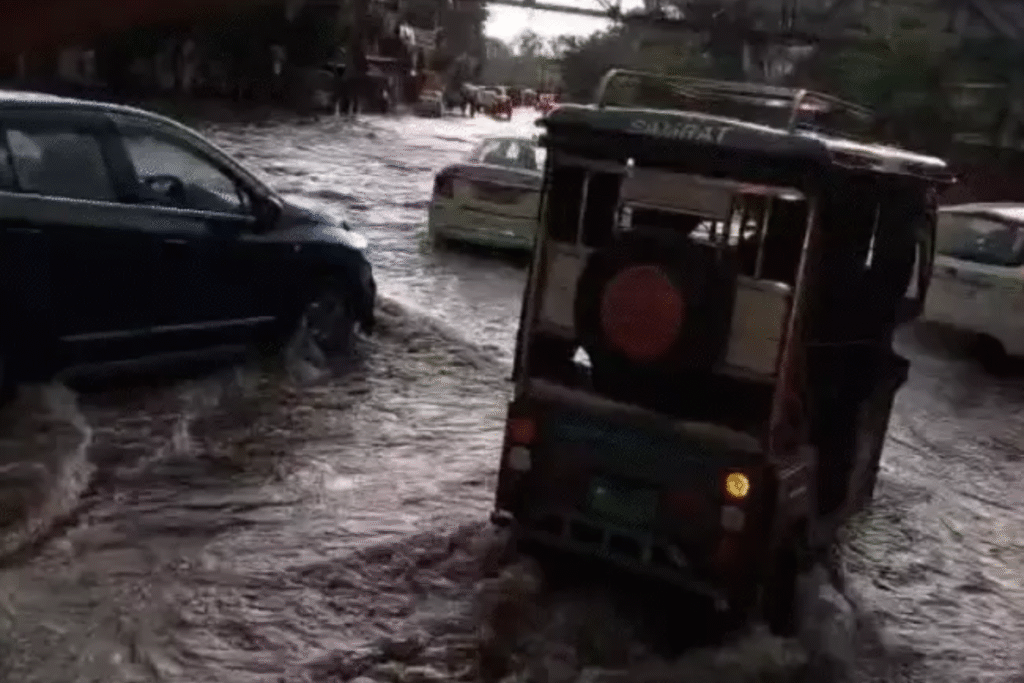 Madhya Pradesh Receives 72% of Rainfall Quota, Heavy Showers Expected in 18 Districts